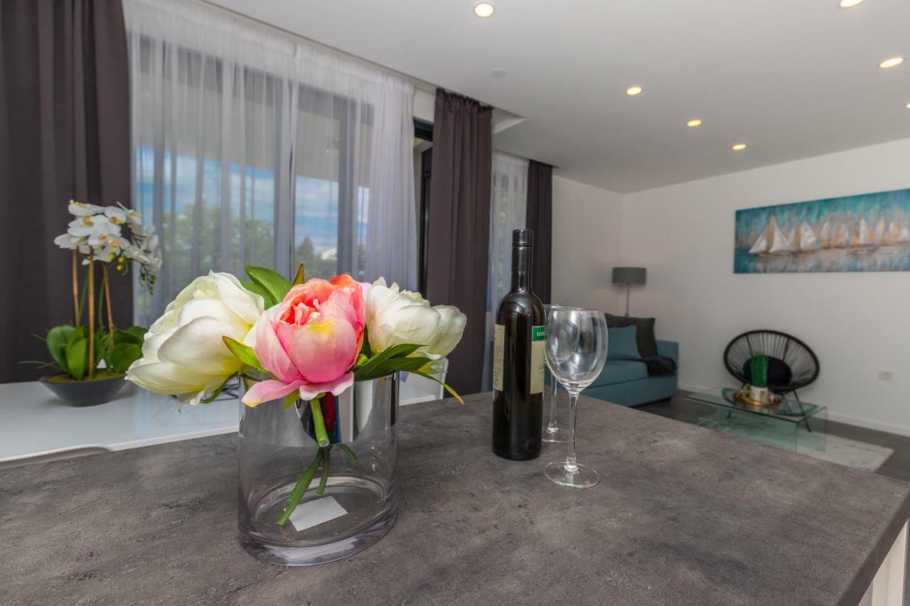 Apartments Ines Selce Ngoại thất bức ảnh